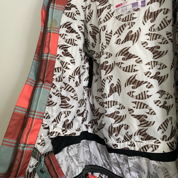 NWOT Billabong Aved PointDry 15k Waterproof Snowboard and Ski Jacket - size S - Picture 4 of 6